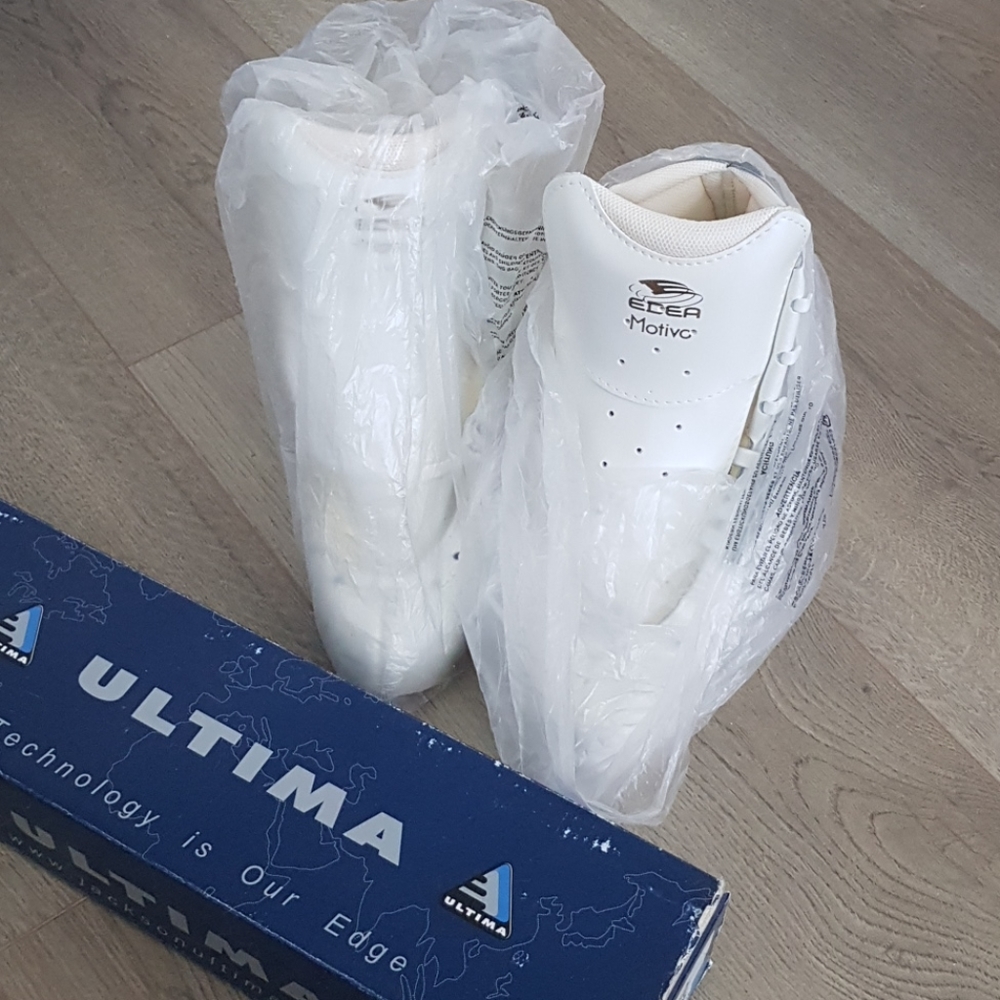 Edea Motivo Female Skates with Unattached Blades